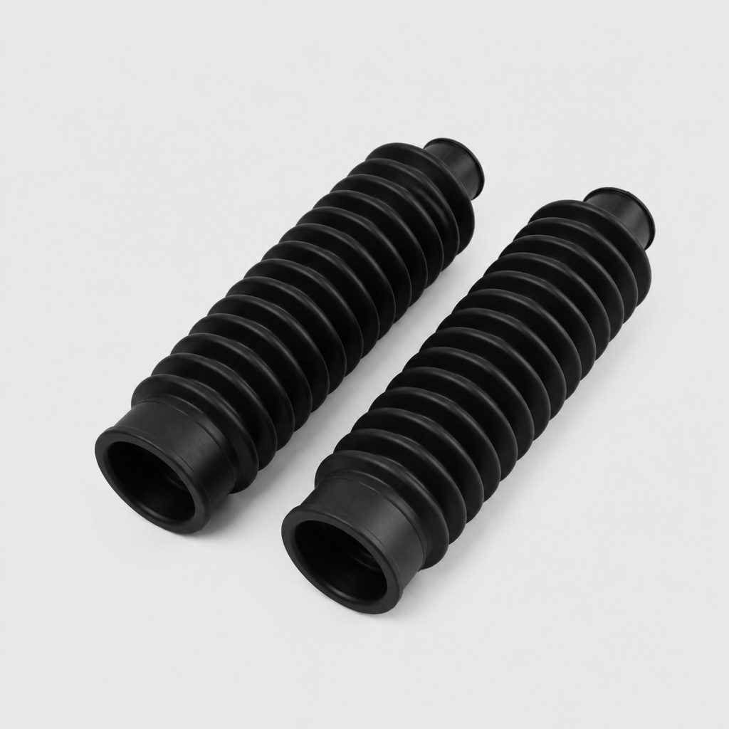 Paire de soufflets de fourche moto sur fond clair