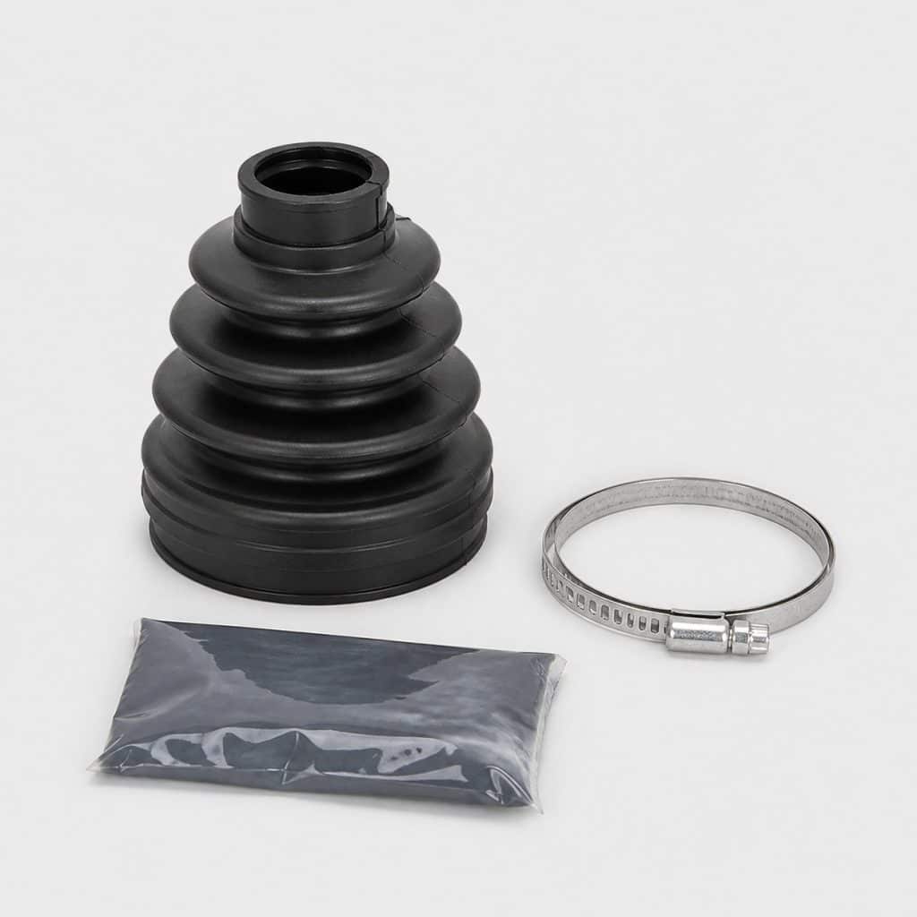 Soufflet de cardan avant gauche avec collier et graisse sur fond clair